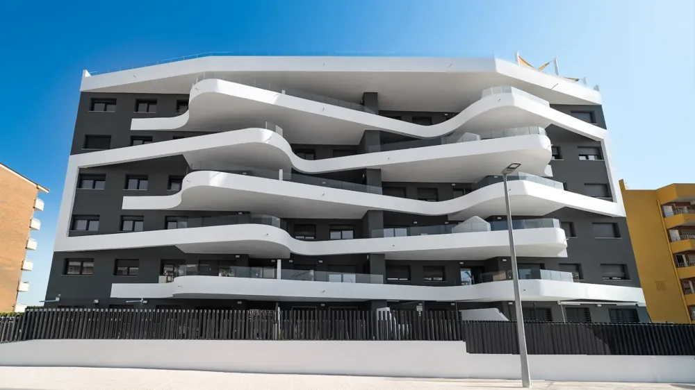 Modern appartement te koop vlakbij het prachtige strand in Punta Prima