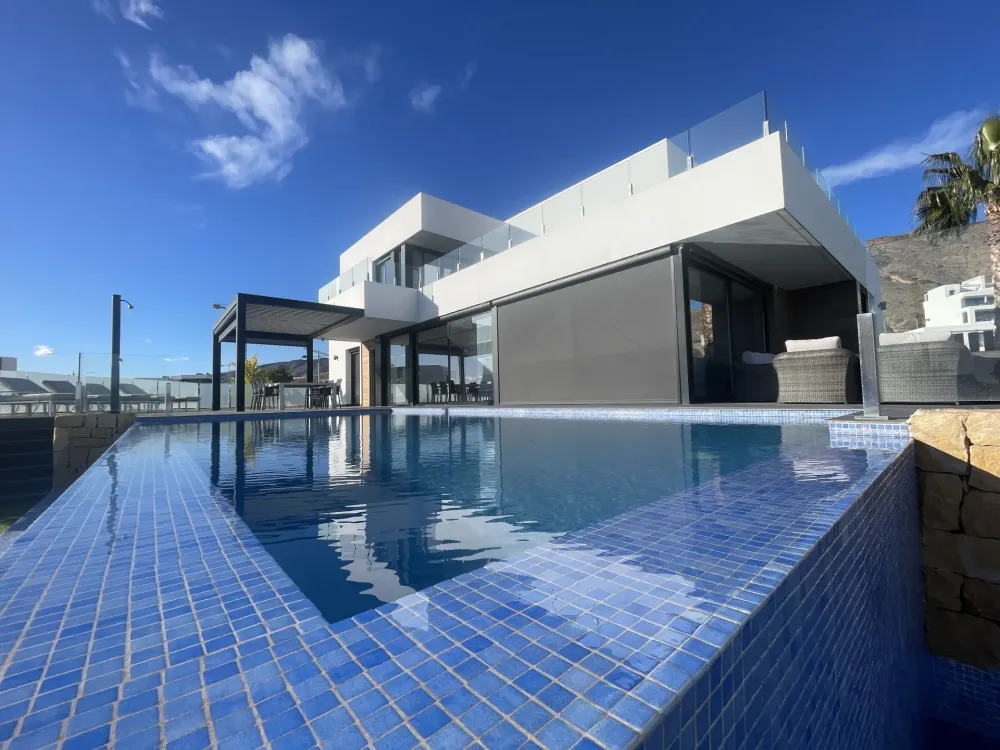 Contemporary villa with private pool and spectacular sea view for sale in Balcon de Finestrat