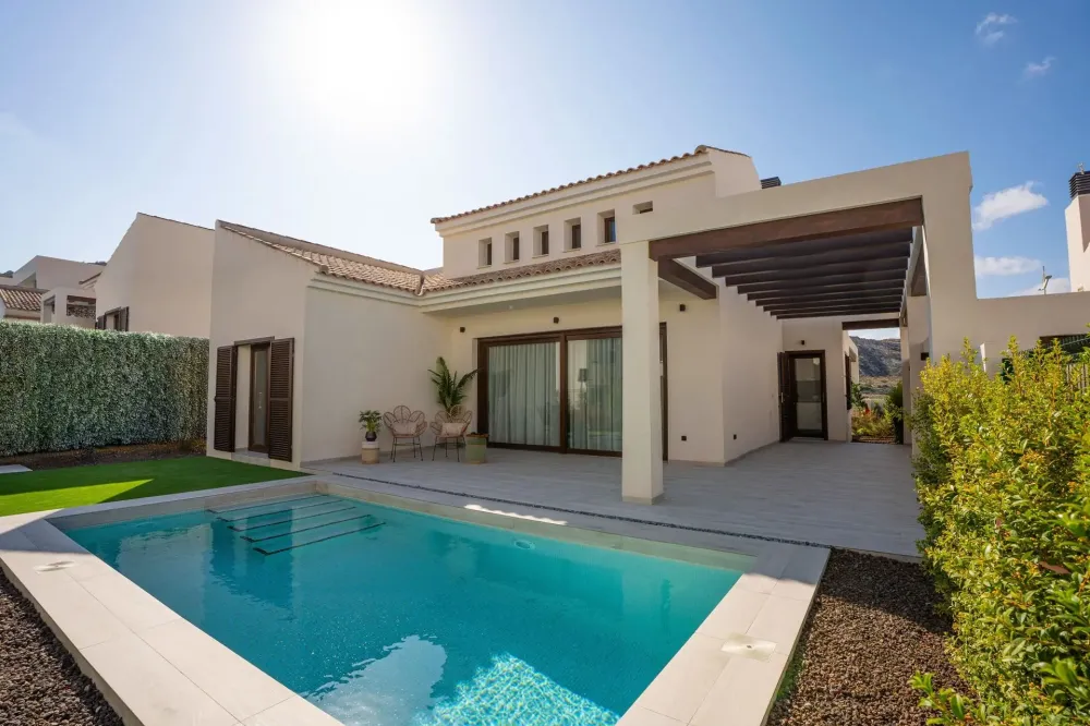 Single-storey villa with swimming pool for sale in La Finca Golf
