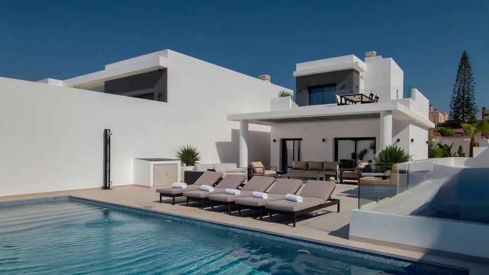 Key ready, 4-bedroom villa for sale in Ciudad Quesada