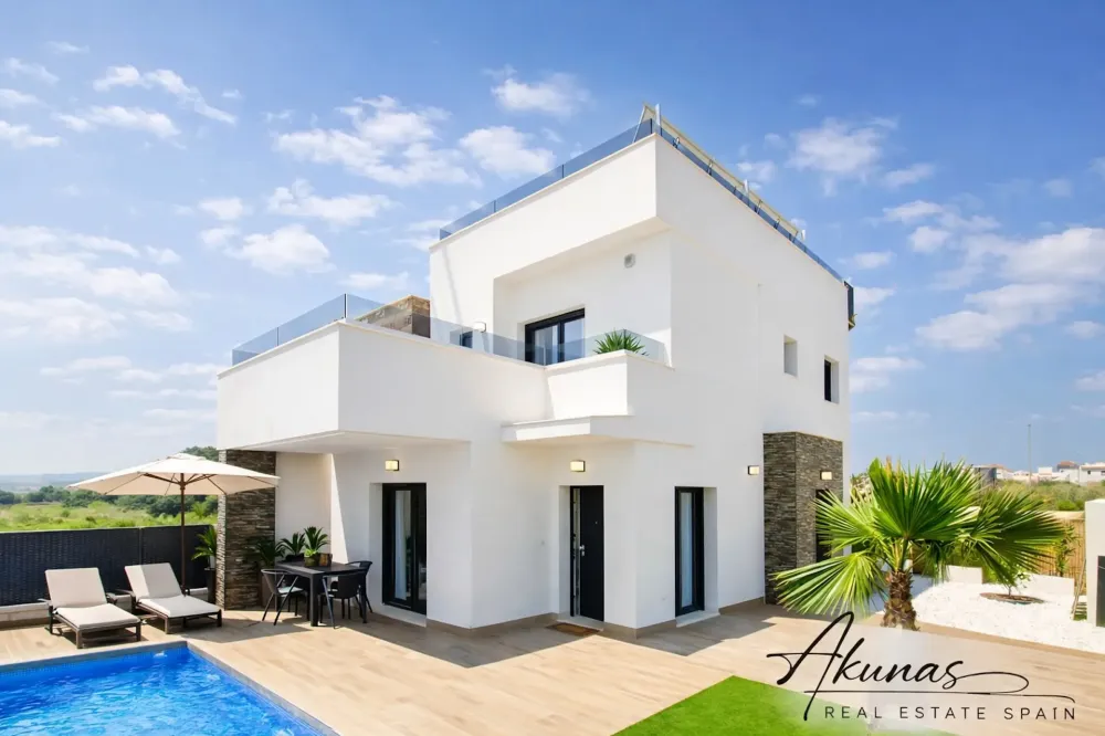 Modern villa with private pool for sale in Vistabella Golf