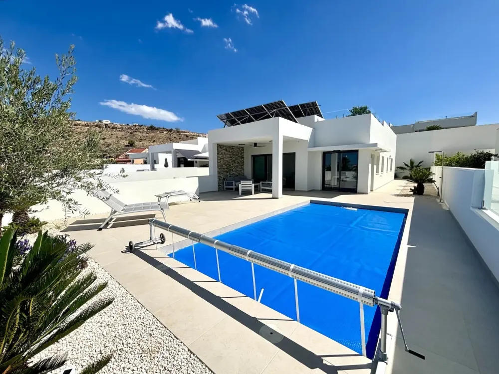 Villa mit privatem Pool in Benijofar zu verkaufen
