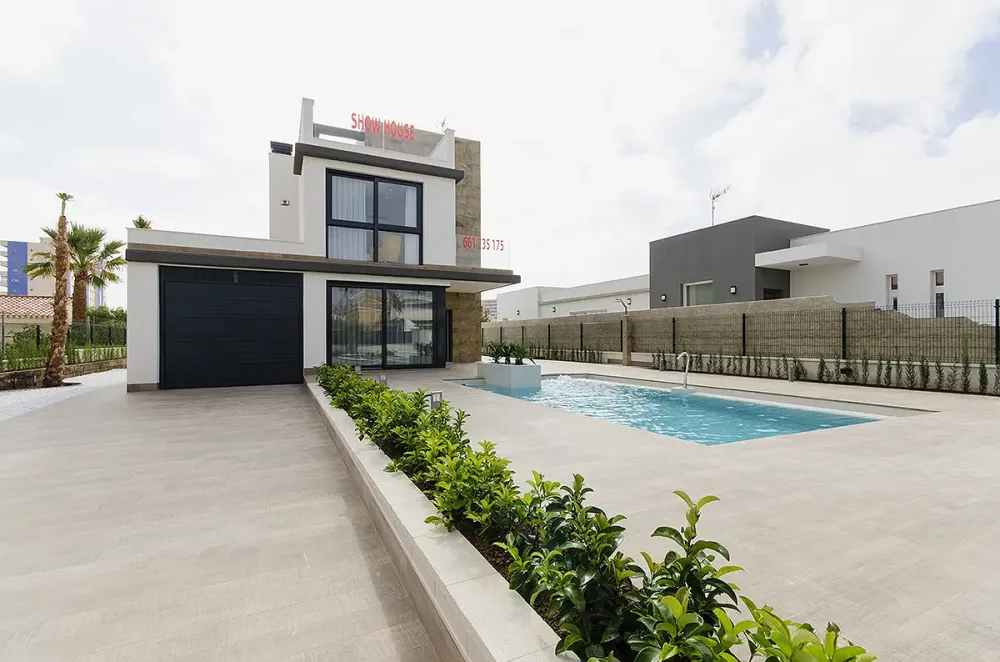 Freistehende Villa mit privatem Pool, ganz in der Nähe des Strandes in Campoamor