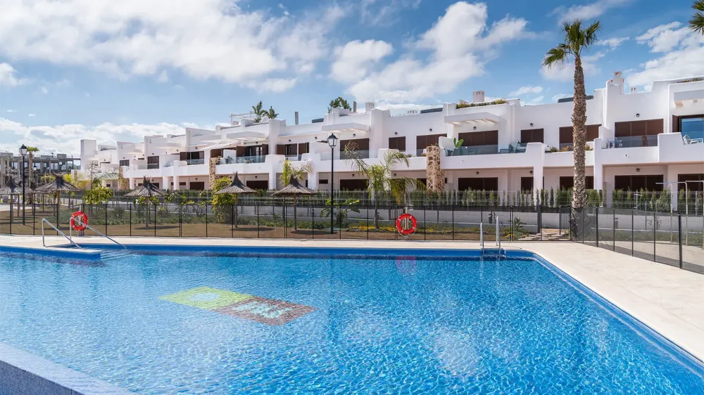 Stunning seafront apartment with 2 bedrooms for sale in Costa Almería