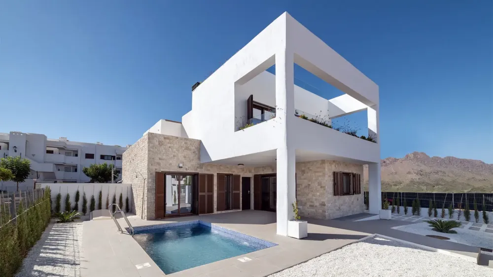 Moderne halfvrijstaande villa te koop vlakbij het strand in Mar de Pulpí