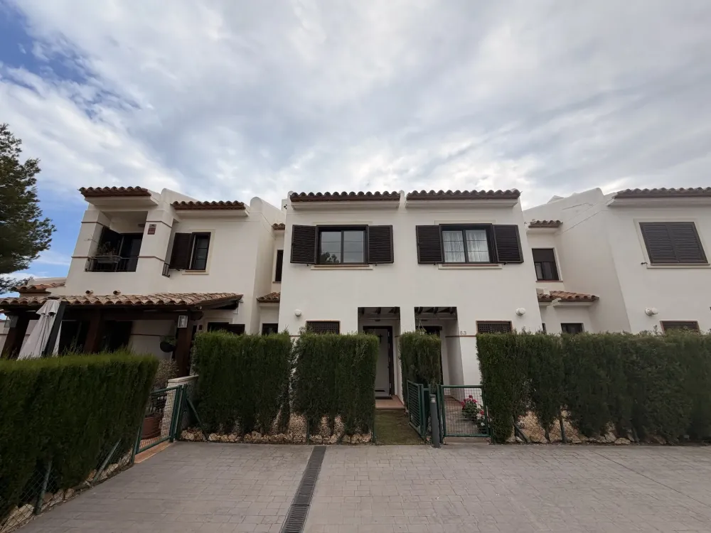 Modern 3-bedroom townhouse for sale in Sierra Cortina