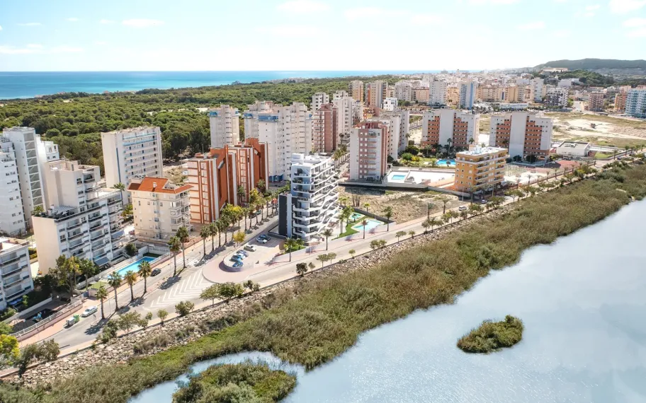 Ground floor apartments with spacious terrace and panoramic views in Guardamar del Segura