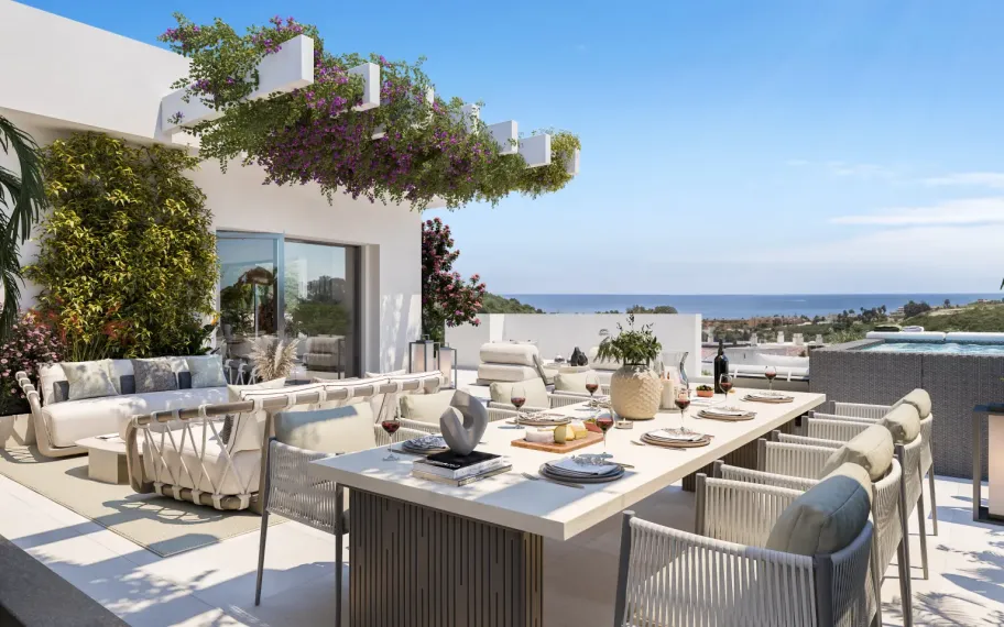 Penthouse with 3 bedrooms and sea views in Casares Golf