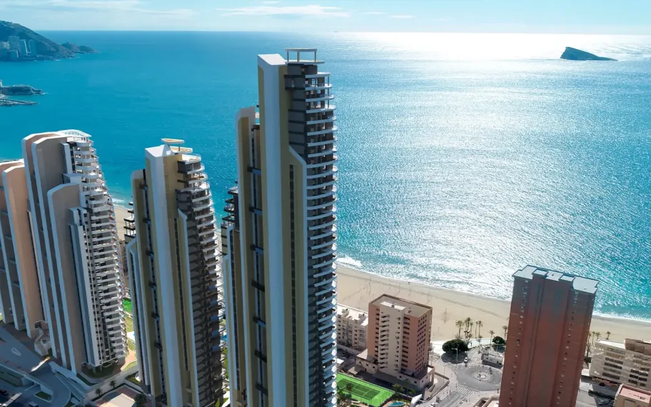 Neue Wohnung zu verkaufen mit 3 Schlafzimmern und nur 50m vom Poniente Strand, Benidorm