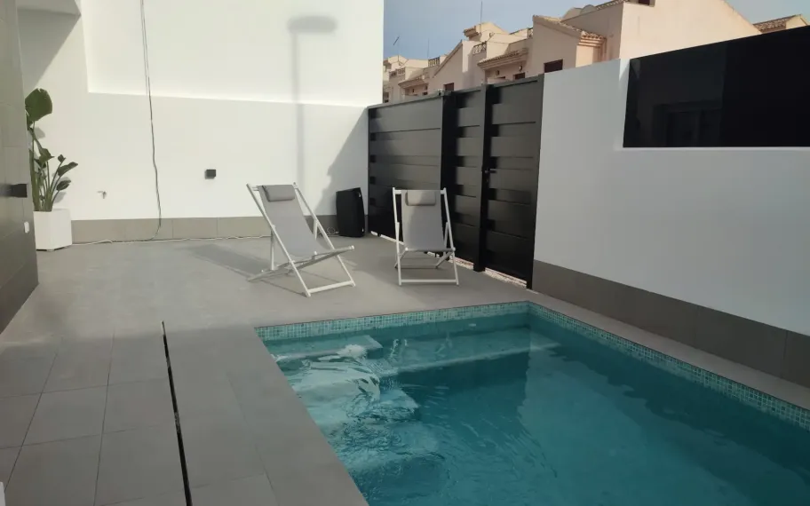 Modern one level villa with pool and solarium for sale in Balsicas, Murcia