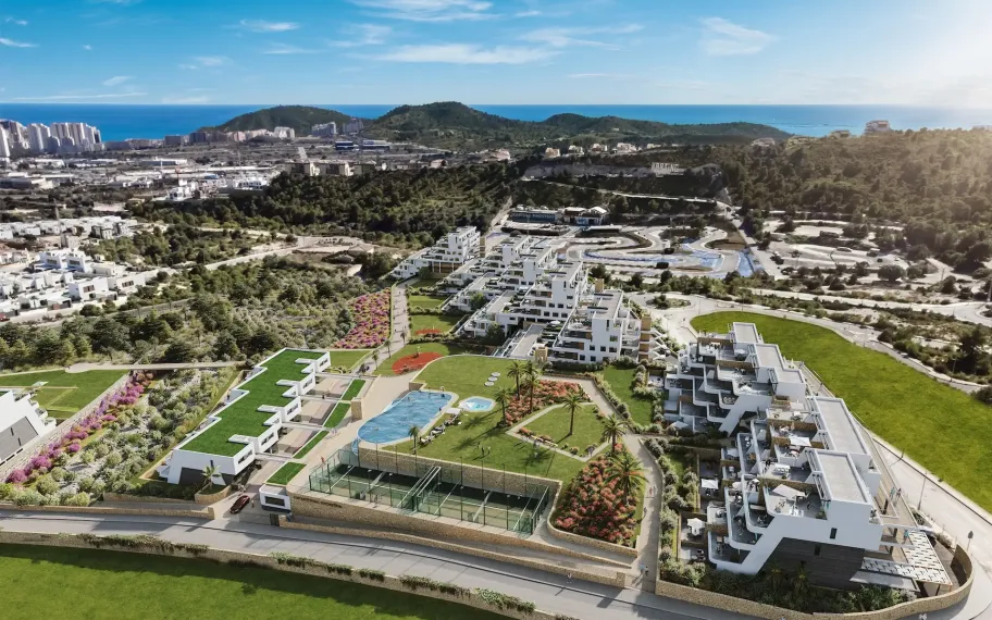 Penthouse with sea views and private solarium for sale in Finestrat