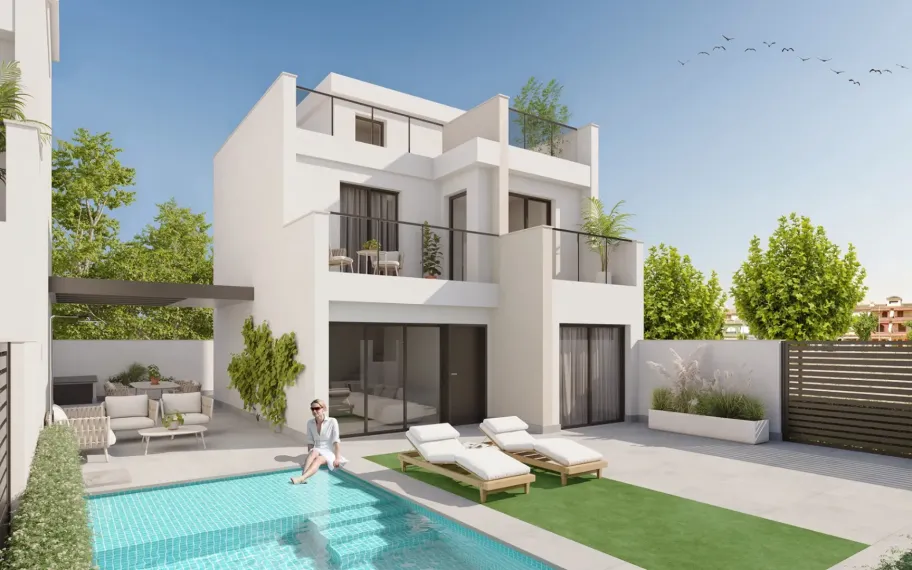 Modern villa for sale with swimming pool, 200 meters from the beach in Los Alcázares