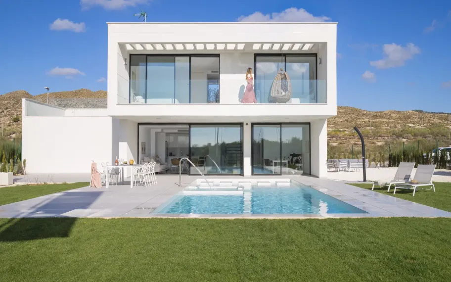 Frontline golf villa for sale with 3 bedrooms and private pool in Altaona Golf, Murcia