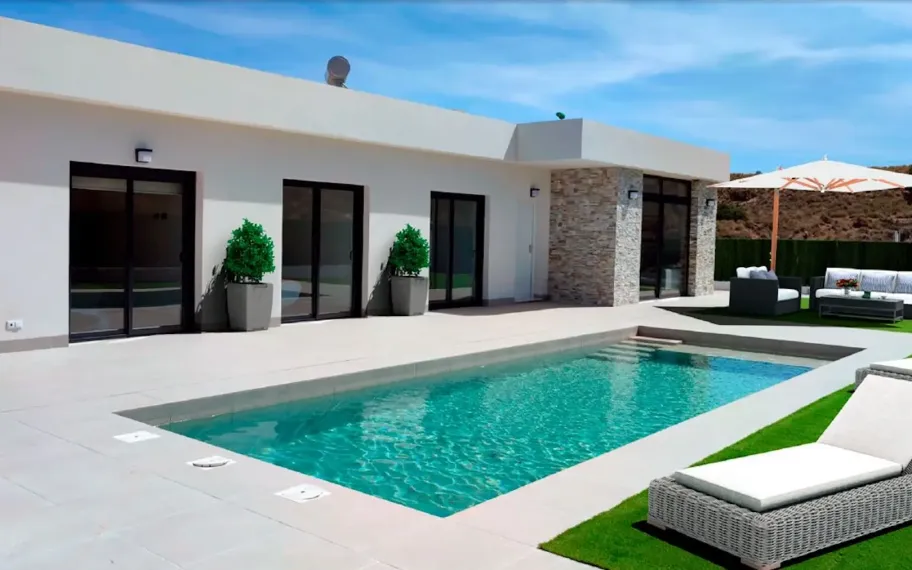 Villa te koop met 3 slaapkamers en privé zwembad in Calasparra