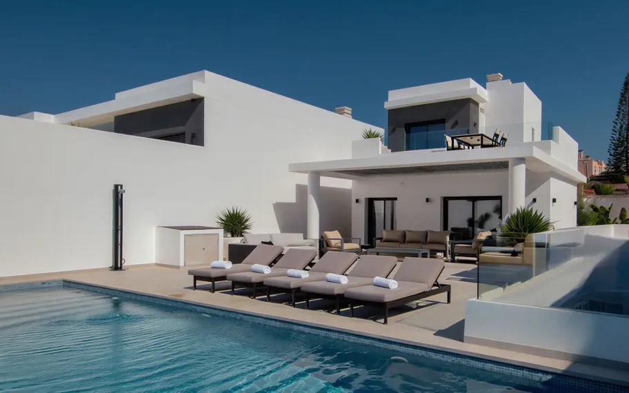 Key ready, 4-bedroom villa for sale in Ciudad Quesada