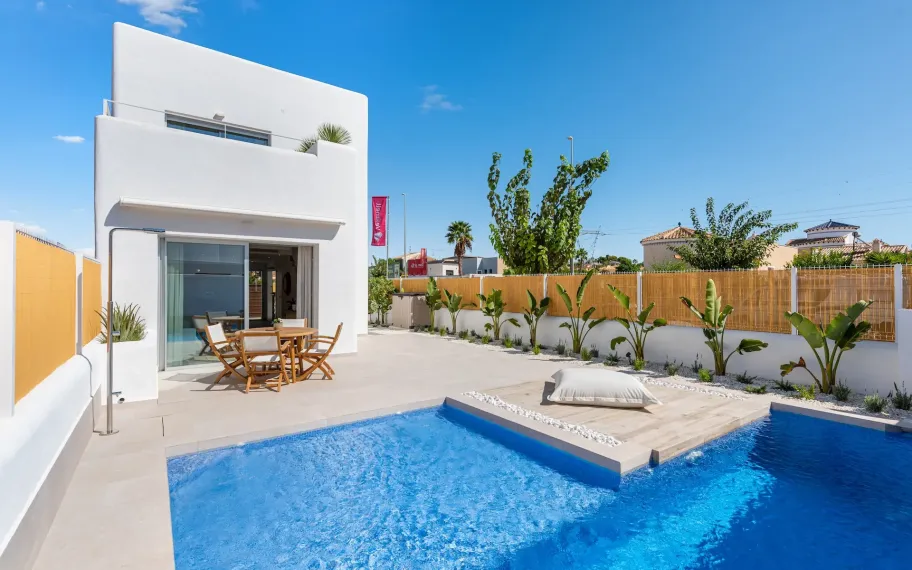 Modern villa with 3 bedrooms for sale in La Serena Golf