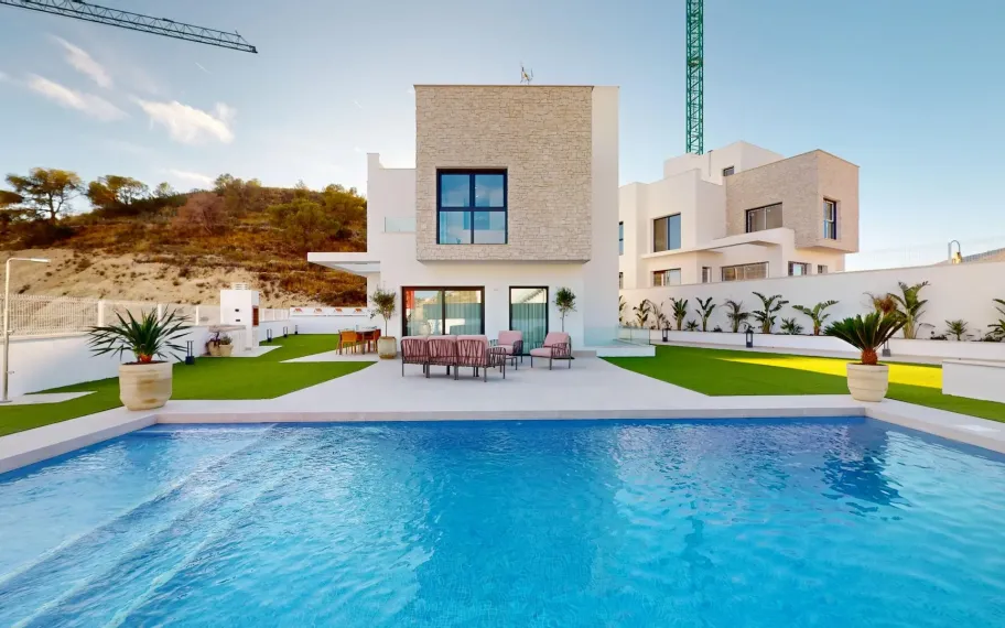 Villa met 4 slaapkamers en zeezicht te koop in Finestrat