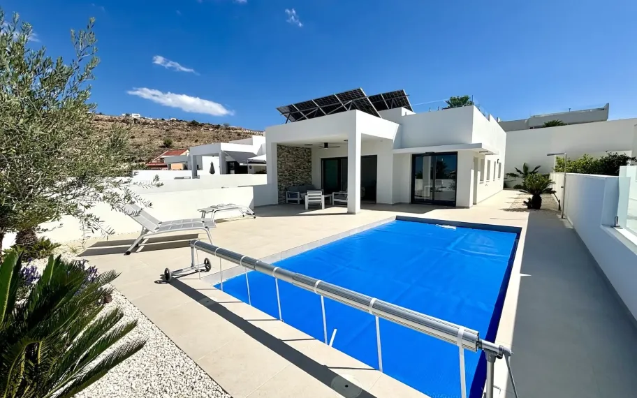 Villa mit privatem Pool in Benijofar zu verkaufen