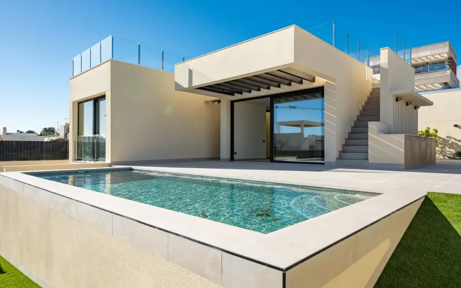 Moderne Villa mit Meerblick zum Verkauf in Polop