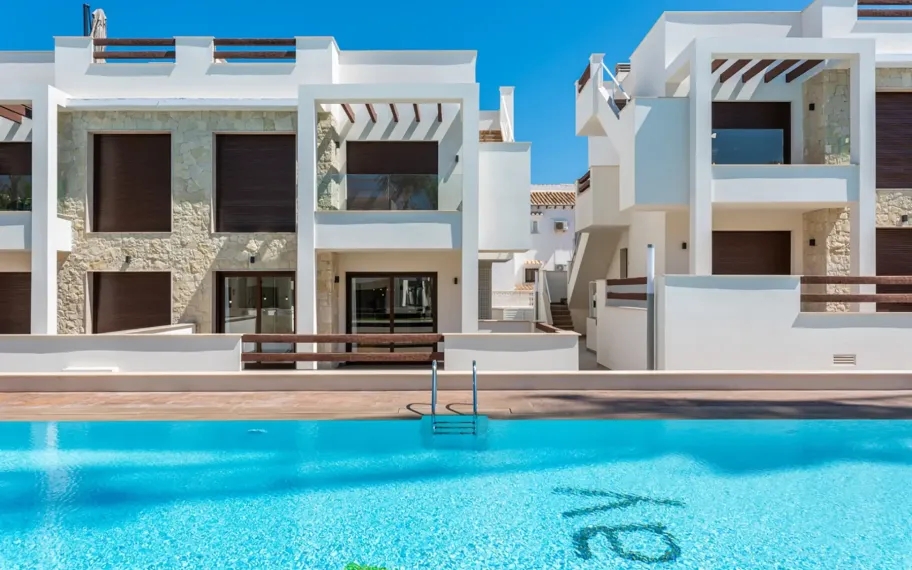 Wohnung mit 3 Schlafzimmern und privatem Garten in Los Balcones, Torrevieja