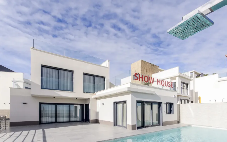 Modern villa with 3 bedrooms and panoramic views in San Miguel de Salinas