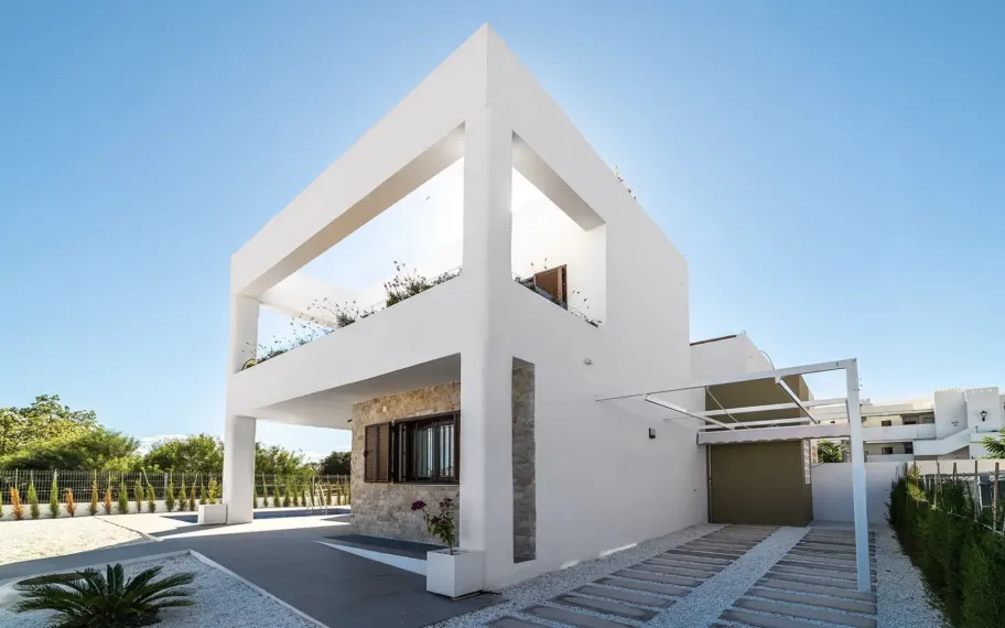 Moderne halfvrijstaande villa te koop vlakbij het strand in Mar de Pulpí