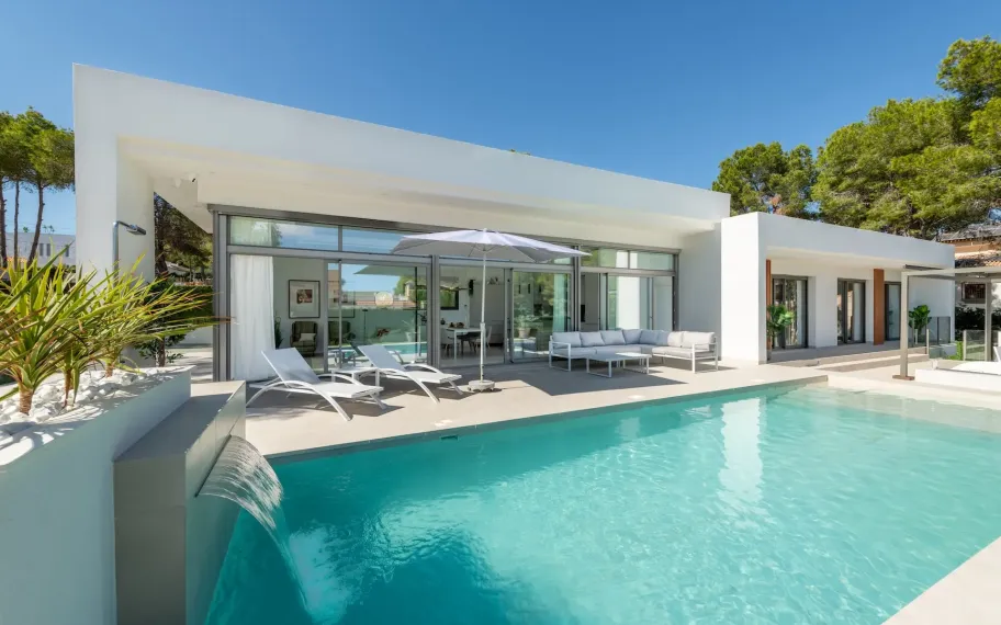 Villa de luxe avec 3 chambres et piscine à vendre à Pinar de Campoverde