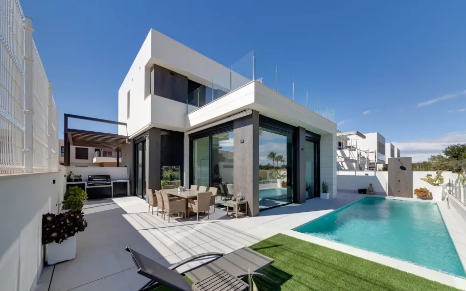 Modern villa for sale in Pilar de la Horadada near Lo Romero Golf