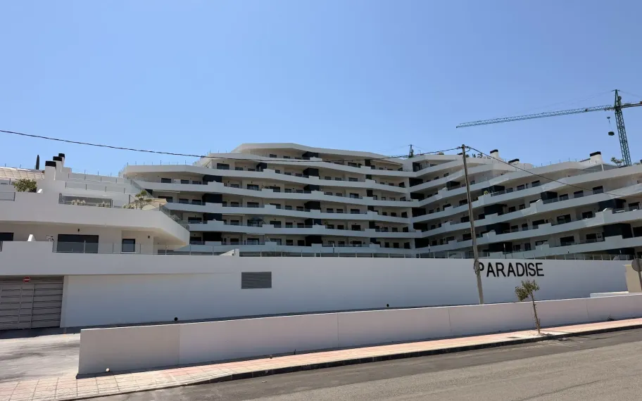 Penthouse à vendre à San Miguel de Salinas avec une terrasse très spacieuse