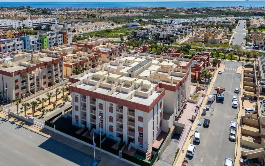 Phase 1 - 27 renovated apartments in Lomas de Cabo Roig, Orihuela Costa