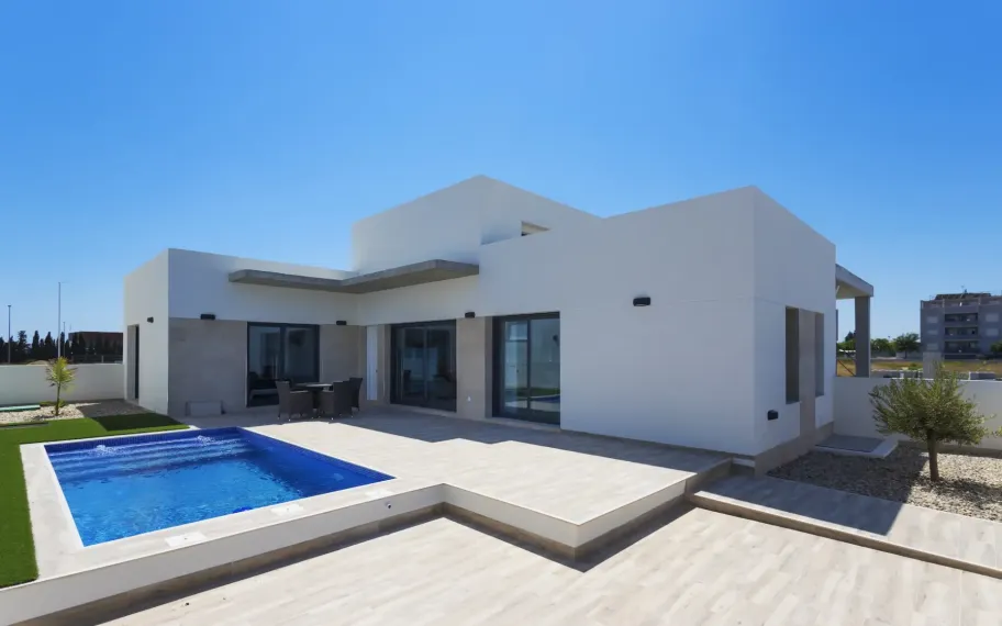 7 Stylish one level villas with own pool for sale in tranquil Daya Nueva