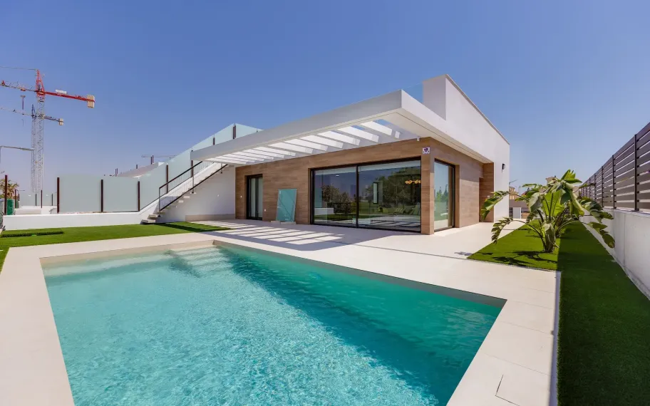 Modern villa with 4 bedrooms for sale in Serena Golf, Los Alcazares